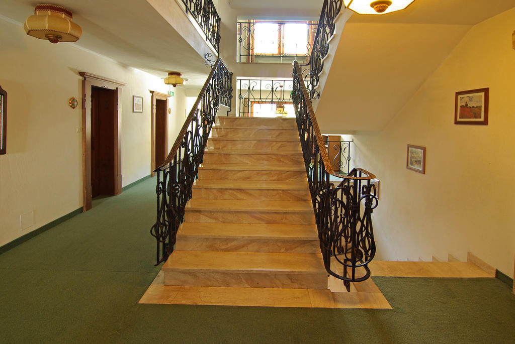 Aktiv Hotel Elan 오버라우 외부 사진